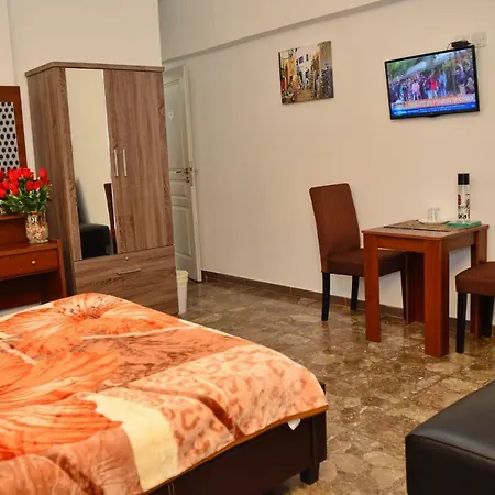 Eclectic Business & Leisure Apartment