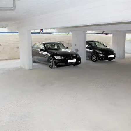 Eclectic Business & Leisure Apartament *